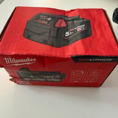 m18 battery  - milwaukee