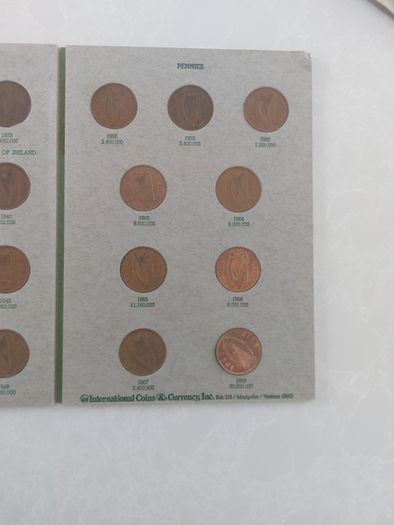 coin folder including full set of pennys including rare 1940