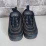 Boys nike runners Image 2