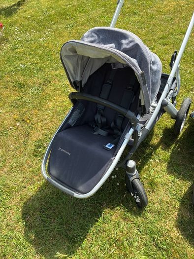 Uppababy Vista V2 Rumble Seat/ Toddler seat