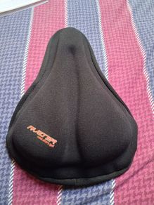 Gel saddle cover.
