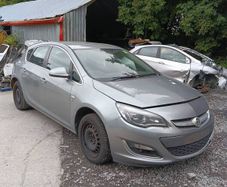 Breaking Opel astra 2010 petrol