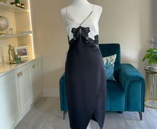 Brand New Stunning Ladies Black & White Dress from Lipsy Size UK 10 / EU 38