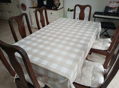 Table and 6 chairs