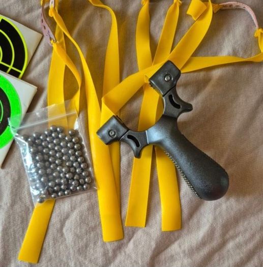 Catapult/slingshot with accessories.