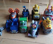 Paw patrol vehicles set with figures