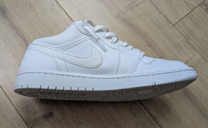 Air Jordan 1 Low "Triple White" sneakers