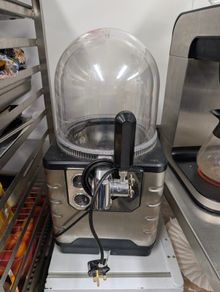 Blade beer dispenser