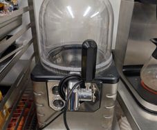 Blade beer dispenser