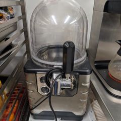 Blade beer dispenser