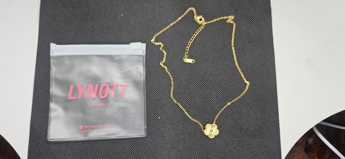 Lynott Textured Clover Necklace