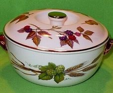 Royal Worcester EVESHAM GOLD Small Casserole with lid