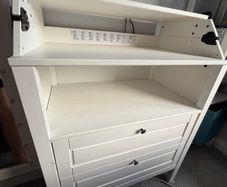 Baby changing unit with drawers