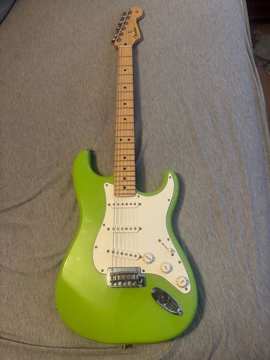 Fender Limited Edition Player Series Stratocaster in Electron green