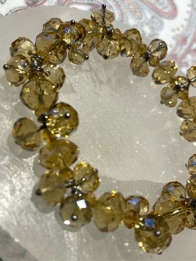 Beautiful beaded stretchy bracelet.