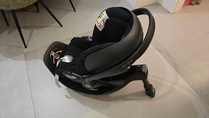 Cybex Cloud Z i-Size Infant Car Seat (0-24 Months) - Black