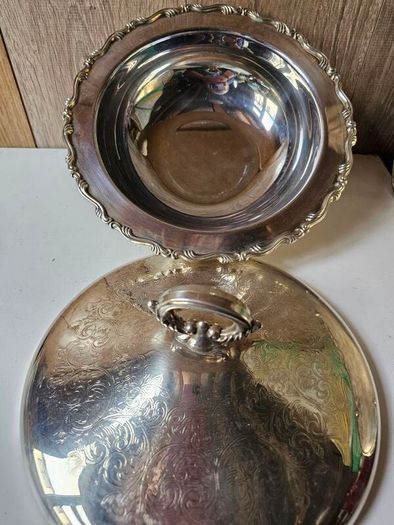 Vintage  Oneida Silverplate Casserole Dish