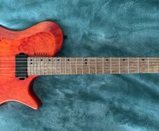 Kiesel Zeus headless 6-string with case - Late 2024 - Excellent Condition
