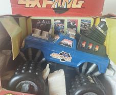 4XFANG Ferocious Fangs Monster Truck