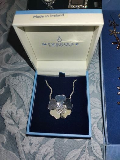 Sterling silver jewellery set plus newbridge pendant and 3 watches like new