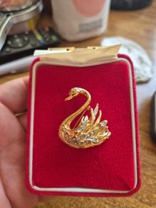Vintage Gold Plated Glass Diamonds Swan Brooch