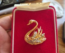 Vintage Gold Plated Glass Diamonds Swan Brooch