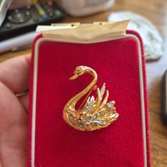 Vintage Gold Plated Glass Diamonds Swan Brooch
