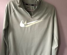 Ladies Nike sweater size S reduced