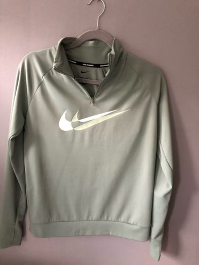 Ladies Nike sweater size S reduced