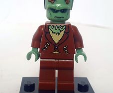 Lego Collectible Minifigures Series 7 COL04-055: The Monster (2011) Price includes P&P