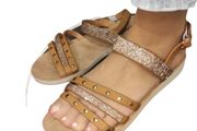 Sandals with golden zirconias