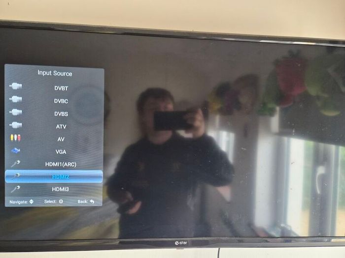 tv 32 inch estar with barracks