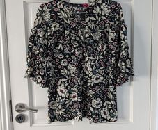 Floral Top Size 10 (BNWT)