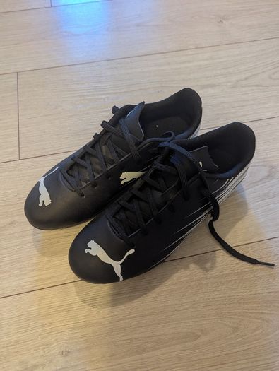 Soccer boos with studs, 7uk (40.5 EUR), Puma, new.