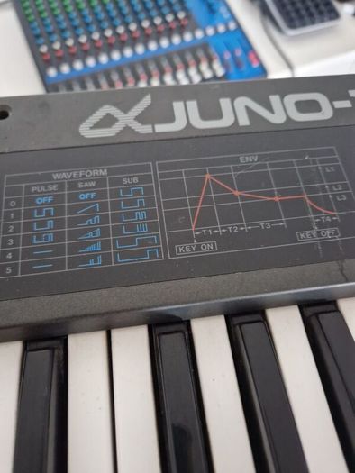Roland Alpha Juno 1