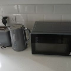 Kettle, toaster & microwave bundle