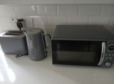 Kettle, toaster & microwave bundle
