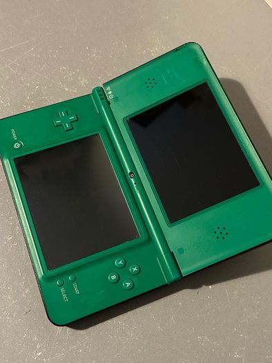 Nintendo DSi XL Green Bundle