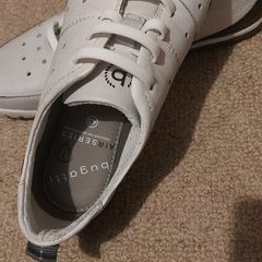 Bugatti trainers size 9