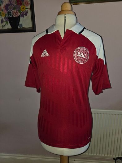 Denmark 2012/13 Home Jersey - Small size