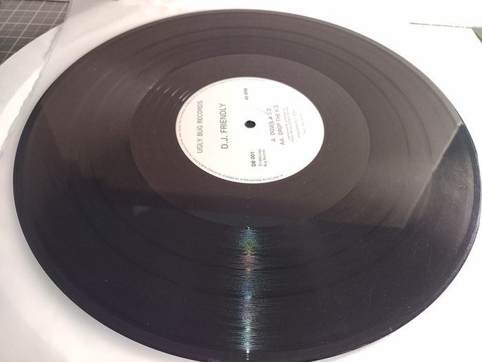 DJ Friendly - Down A J.D. + Drop the K.D. - Ugly Bug Records - Absolute QUALITY 90s Pete BONES HOUSE BANGER! Samples Subculture TV-Heaven! Debut Single on Ugly BUG!