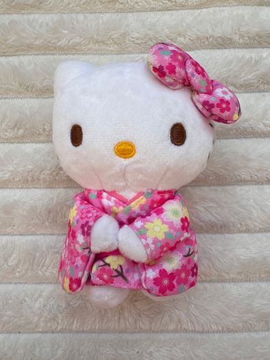 Hello Kitty Sanio Sakura Kimono  pink floral  Mini approx. 14 cm. Used please see photos