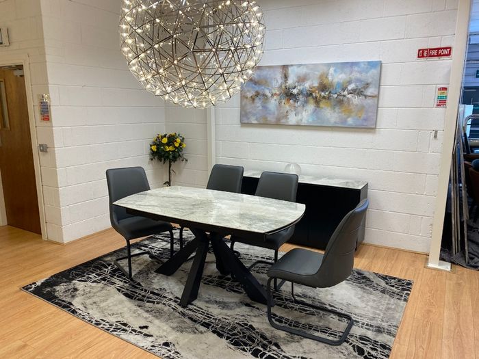Brand new ceramic extending dining table