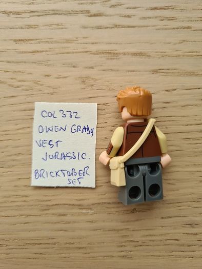 lego col332 owen grady jurassic world toys R us set bricktober