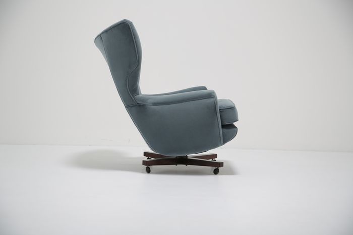 Vintage Blofeld 6250 Swivel & Rocking Lounge Chair in Blue Velvet by Paul Conti for G-Plan, 1960s