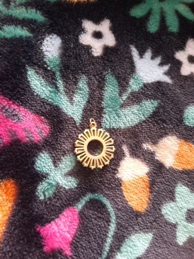 Gold crystal pendant