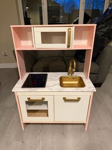 Play kitchen