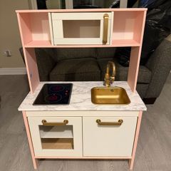 Play kitchen