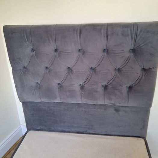 Single divan bed with 2 drawers and headboard