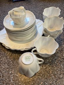 Shelly dainty white 22 piece tea set